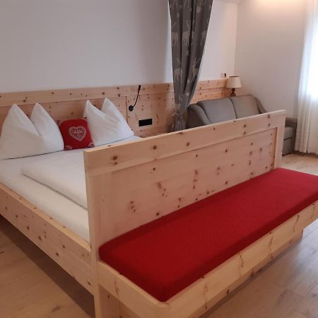 Haus Talblick "Wallbug" Ferienwohnung 1 Naturns Eksteriør bilde