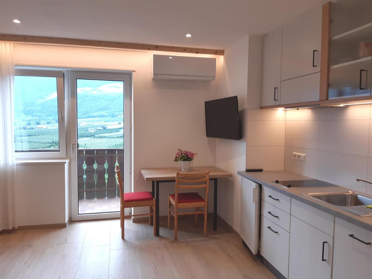 Haus Talblick "Wallbug" Ferienwohnung 1 Naturns Eksteriør bilde