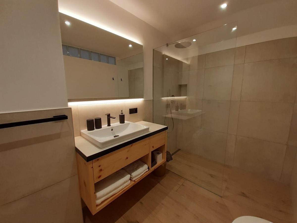 Haus Talblick "Wallbug" Ferienwohnung 1 Naturns Eksteriør bilde